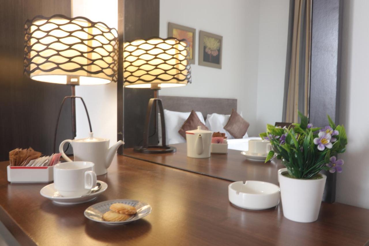 Magnum Hotel & Suites West Bay Ad Dawhah Esterno foto