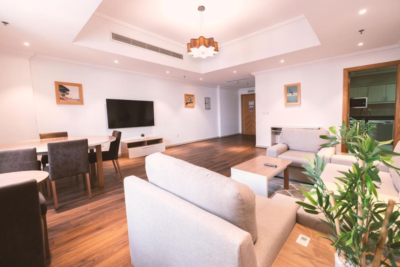 Magnum Hotel & Suites West Bay Ad Dawhah Esterno foto