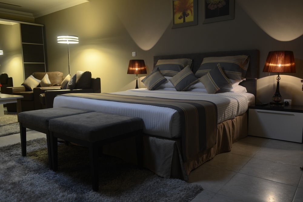Magnum Hotel & Suites West Bay Ad Dawhah Esterno foto